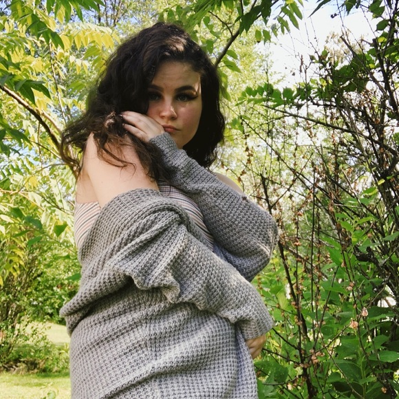 Meet your Posher, Kira - Picture 1 of 3